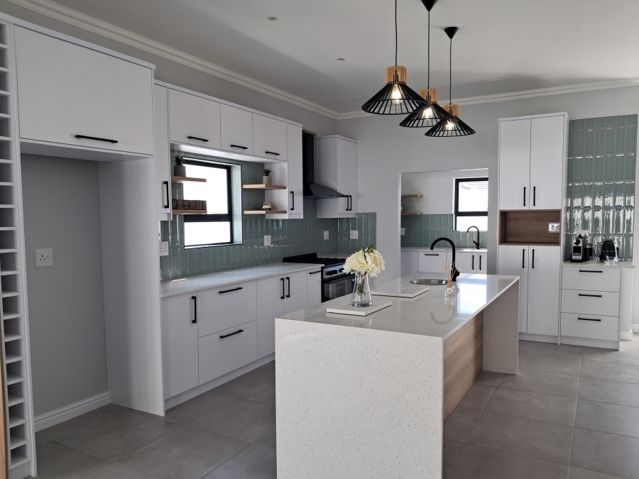 3 Bedroom Property for Sale in Sandy Point Western Cape